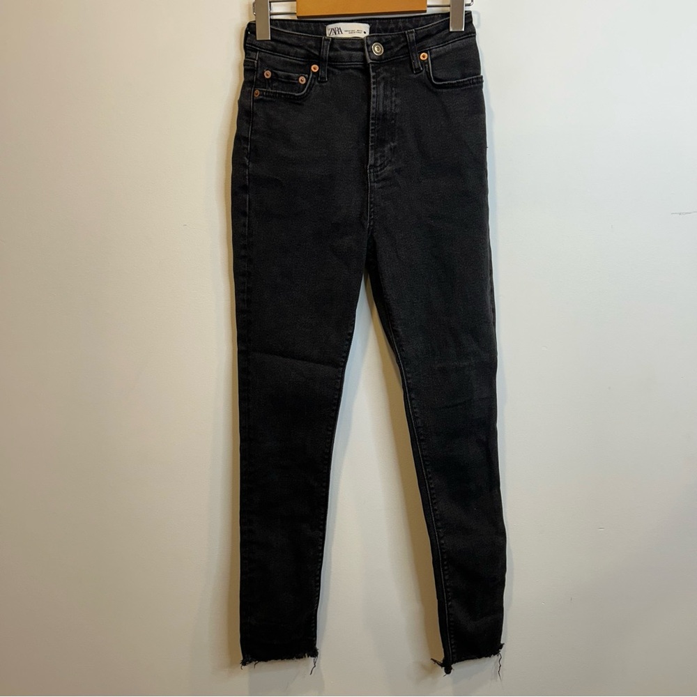 Zara High Rise Raw Hem Skinny Jeans Black